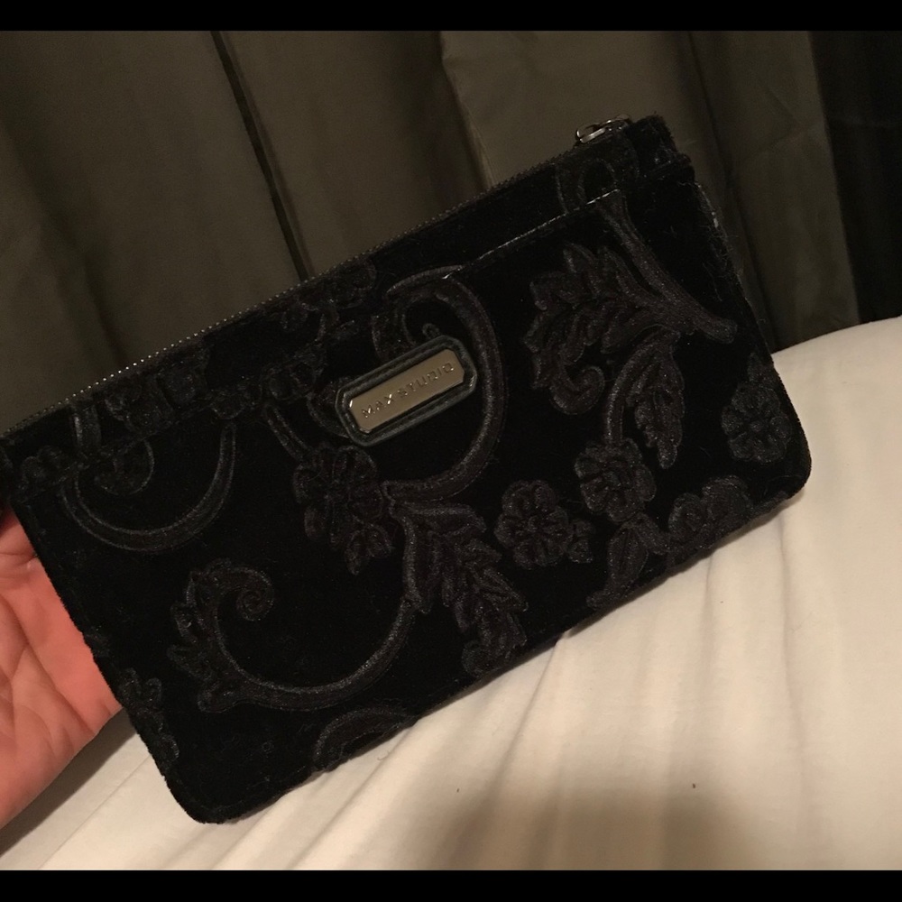 🖤New Max Studio Black Suede Floral Wristlet!!🖤